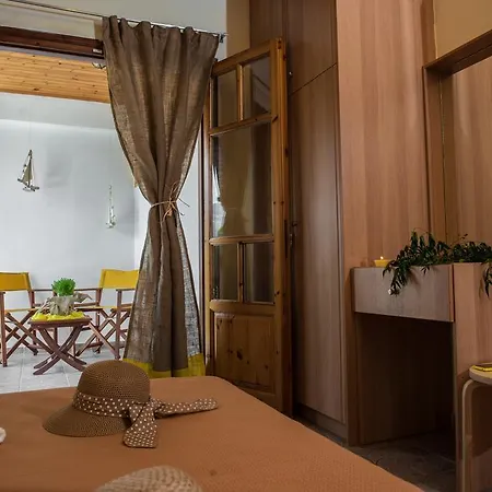Summer Bed * Nydri (Lefkada)