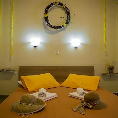 Hotel Summer Bed 2*